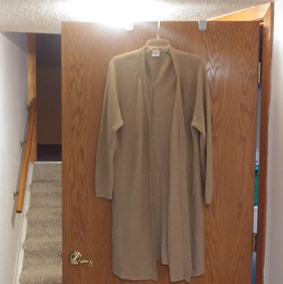 Sweater - Picture 1 of 1